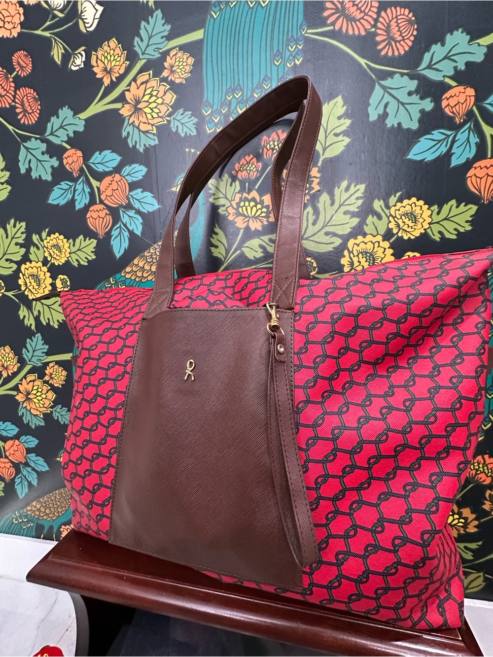 Roberta di Camerino Saumur Monogram Tote With Pouch - Picture 4 of 17